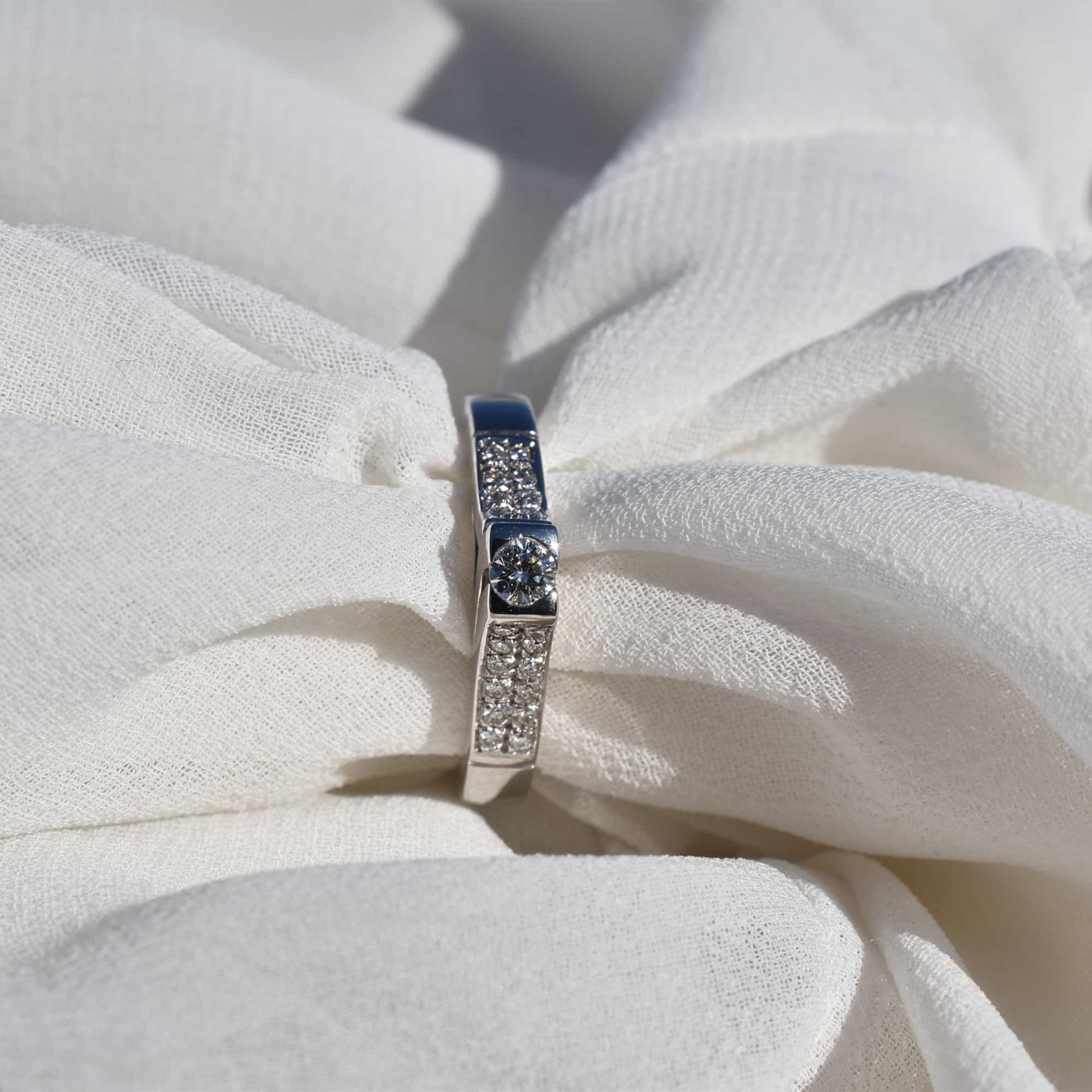 Anello fantasia di brillanti