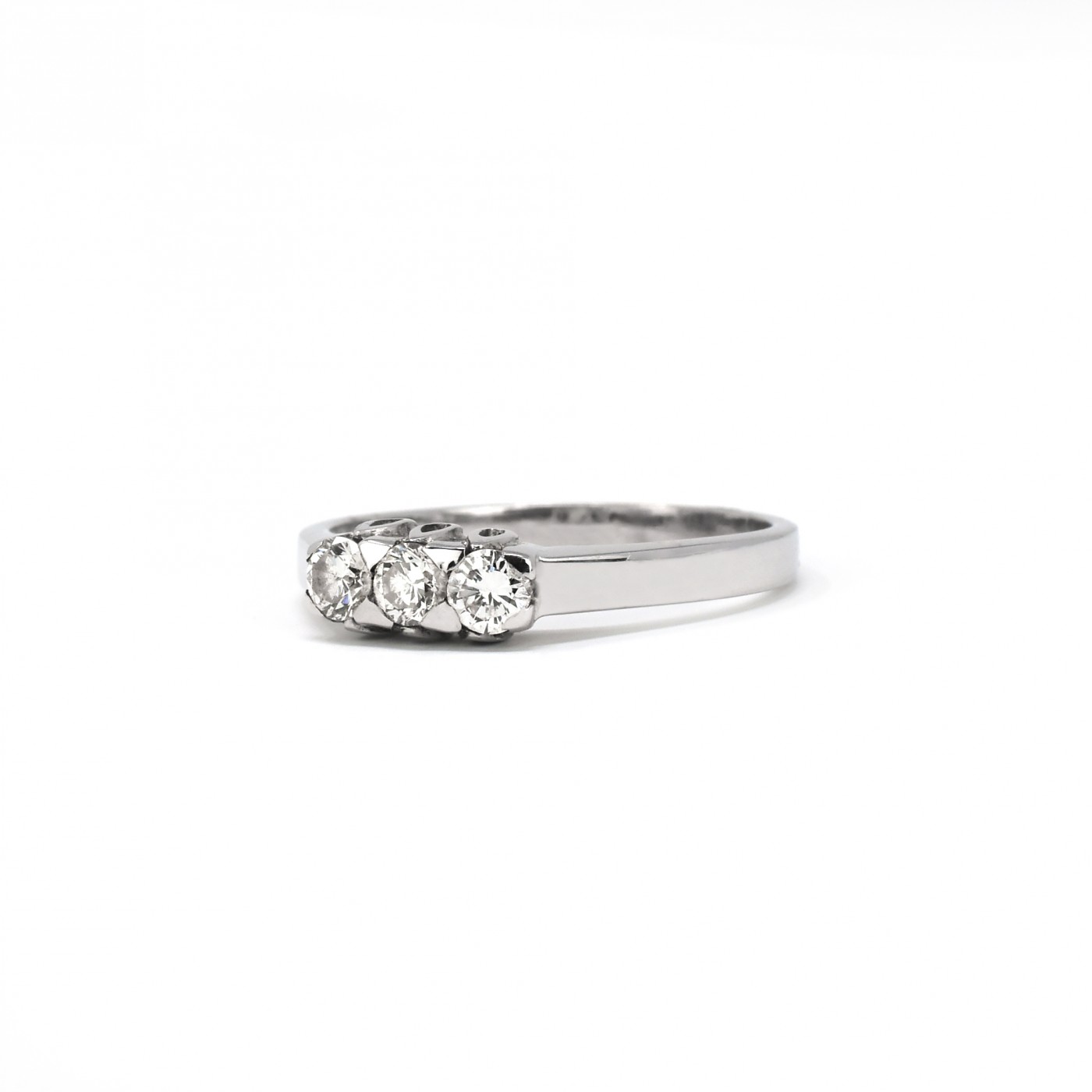 Anello trilogy diamanti a taglio brillante da 0,15 ct