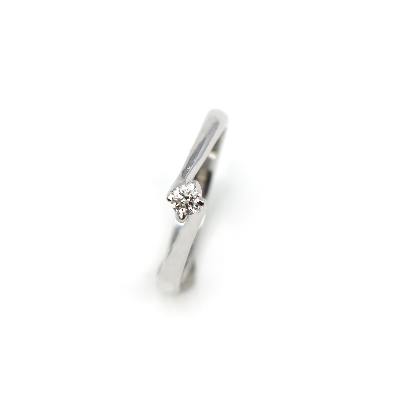 Anello con brillante 0,15 carati