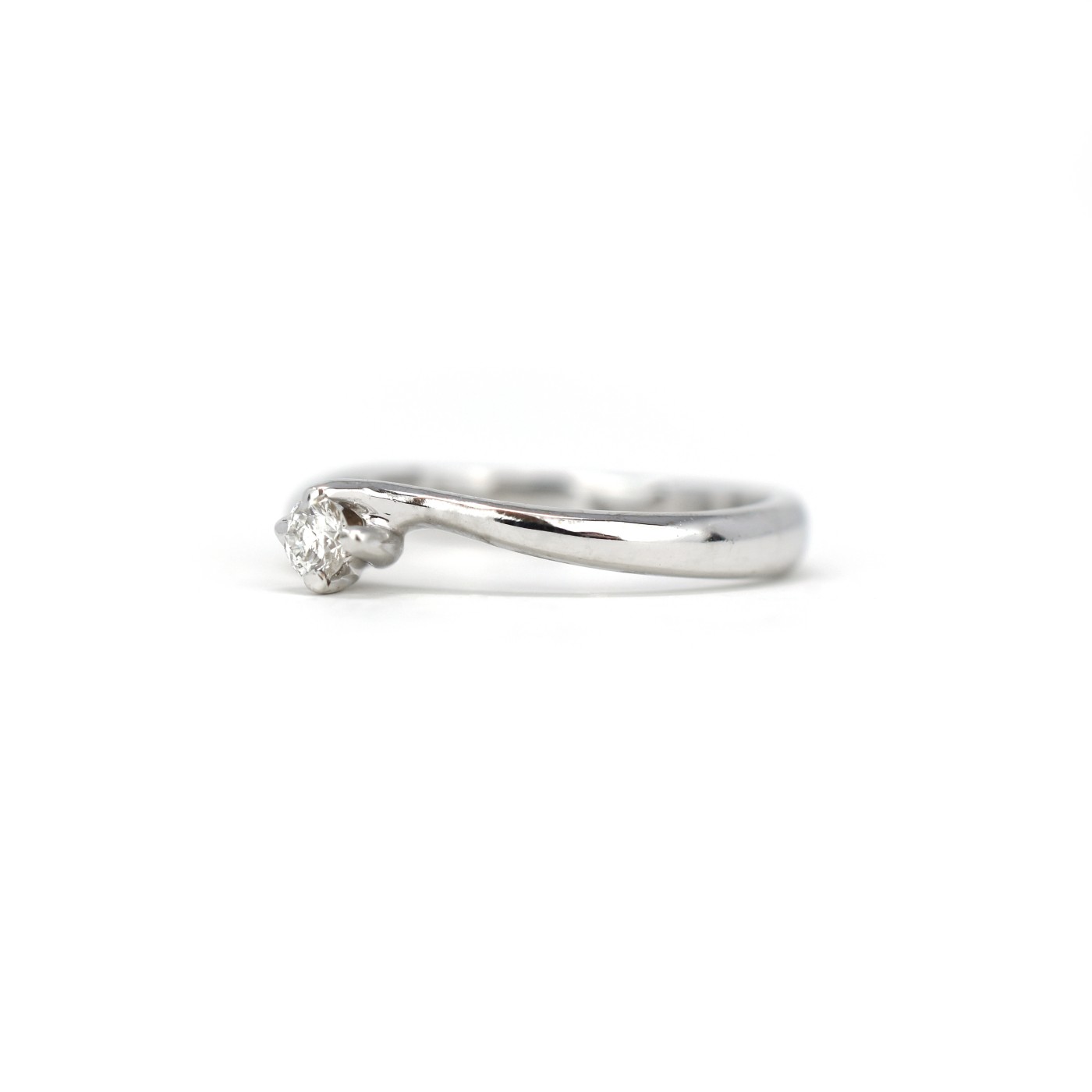 Anello con brillante 0,15 carati
