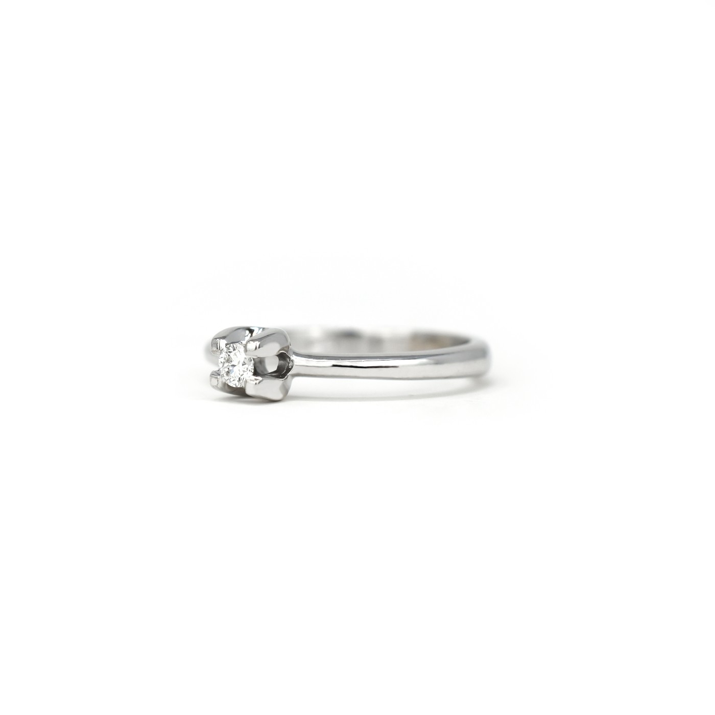 Anello con brillante