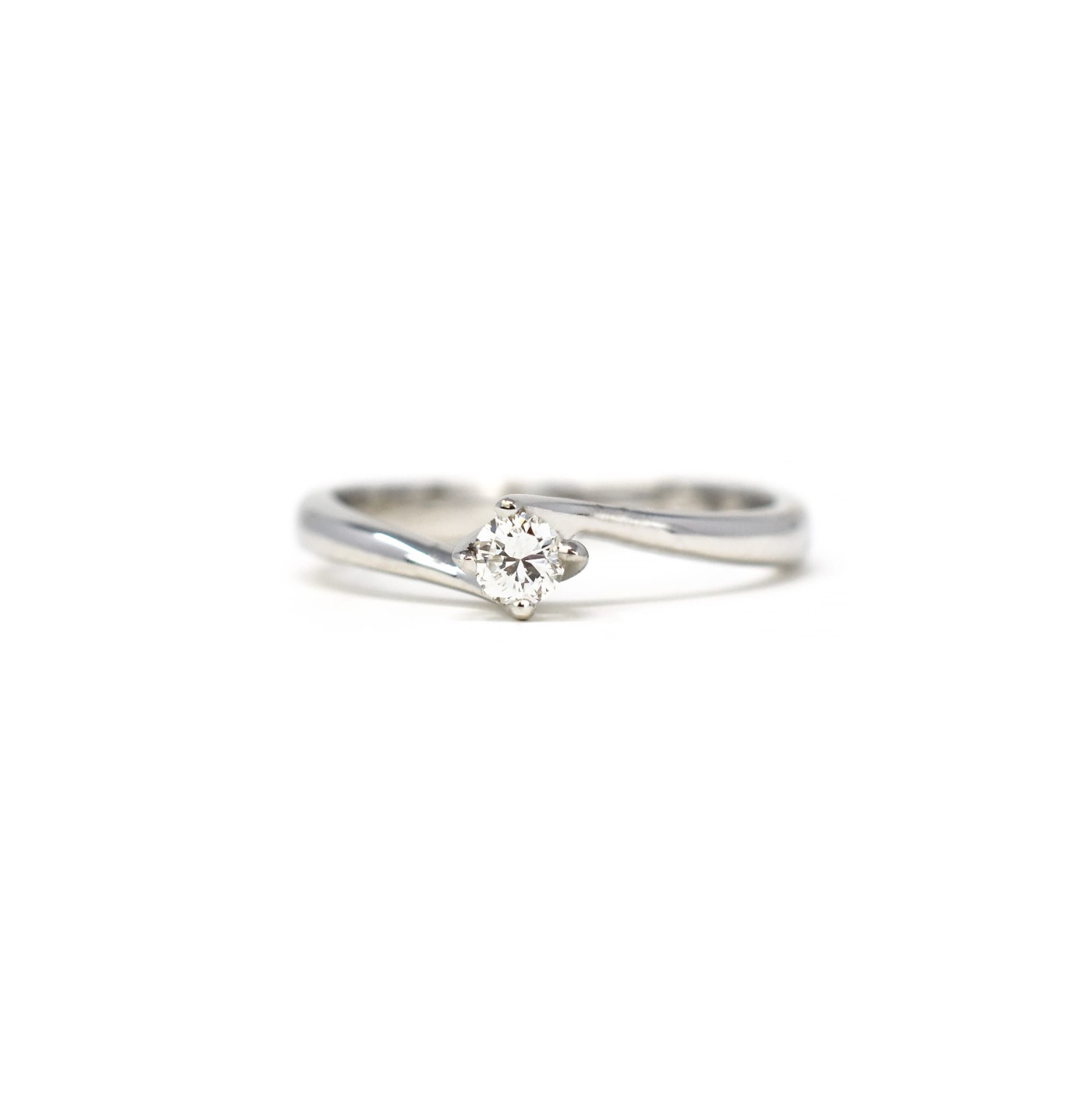 Anello con brillante