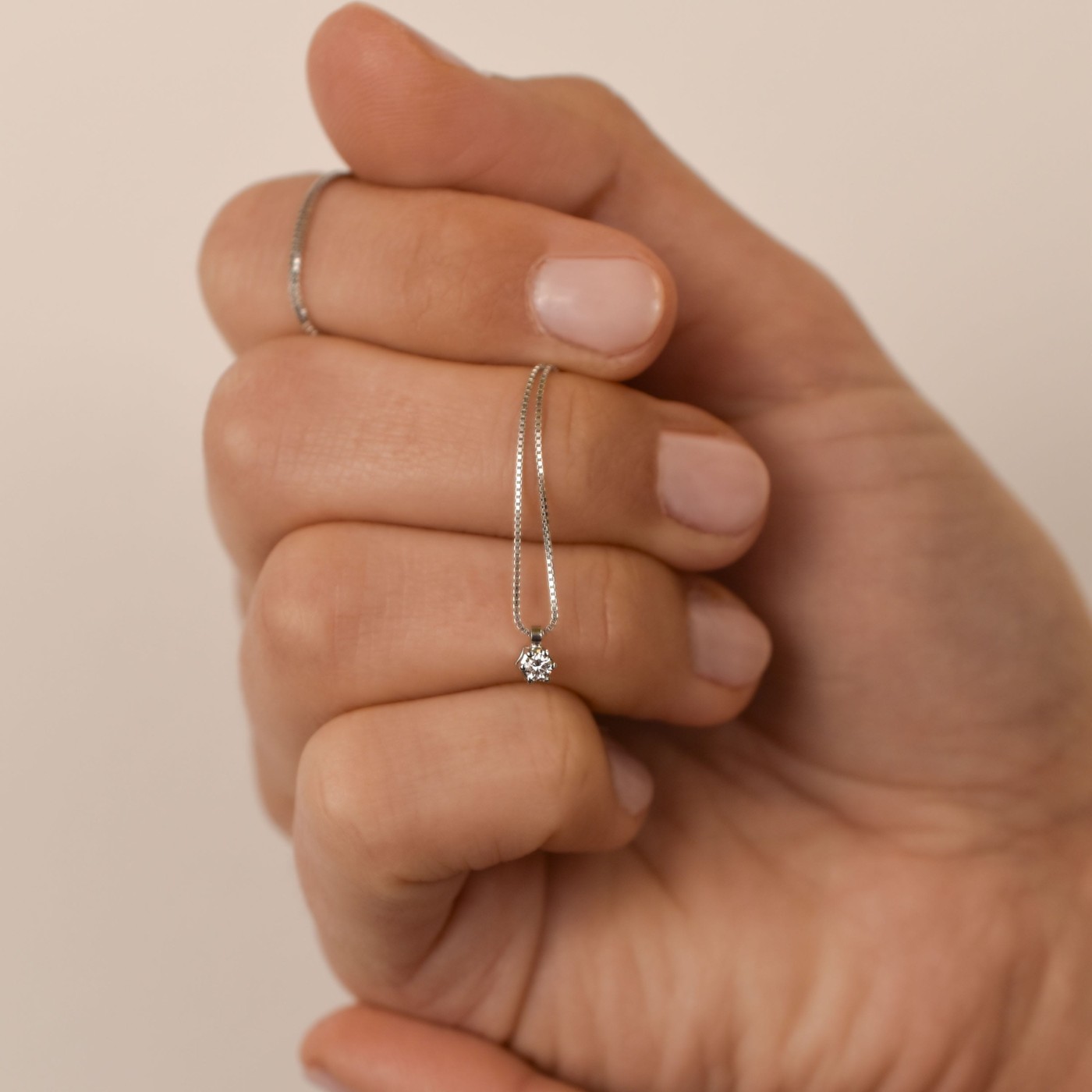 Girocollo con brillante