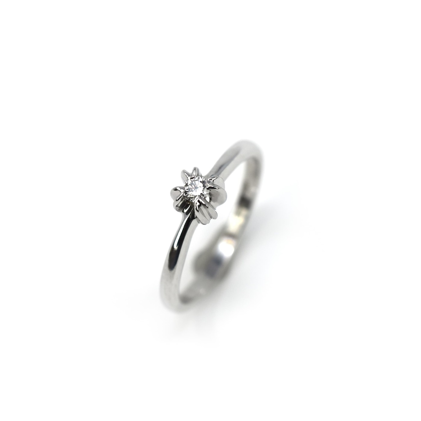 Anello solitario brillante da 0,05 ct