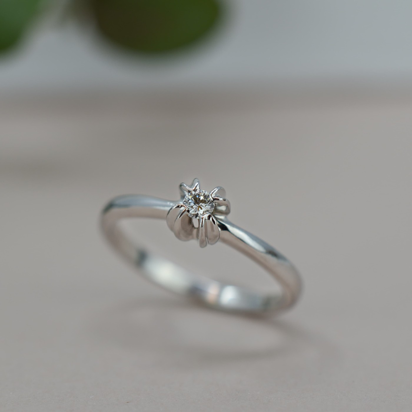 Anello solitario brillante da 0,05 ct