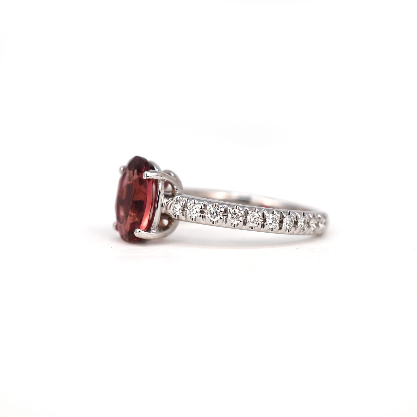 Anello tormalina rosa brasiliana 1,62 ct e brillanti