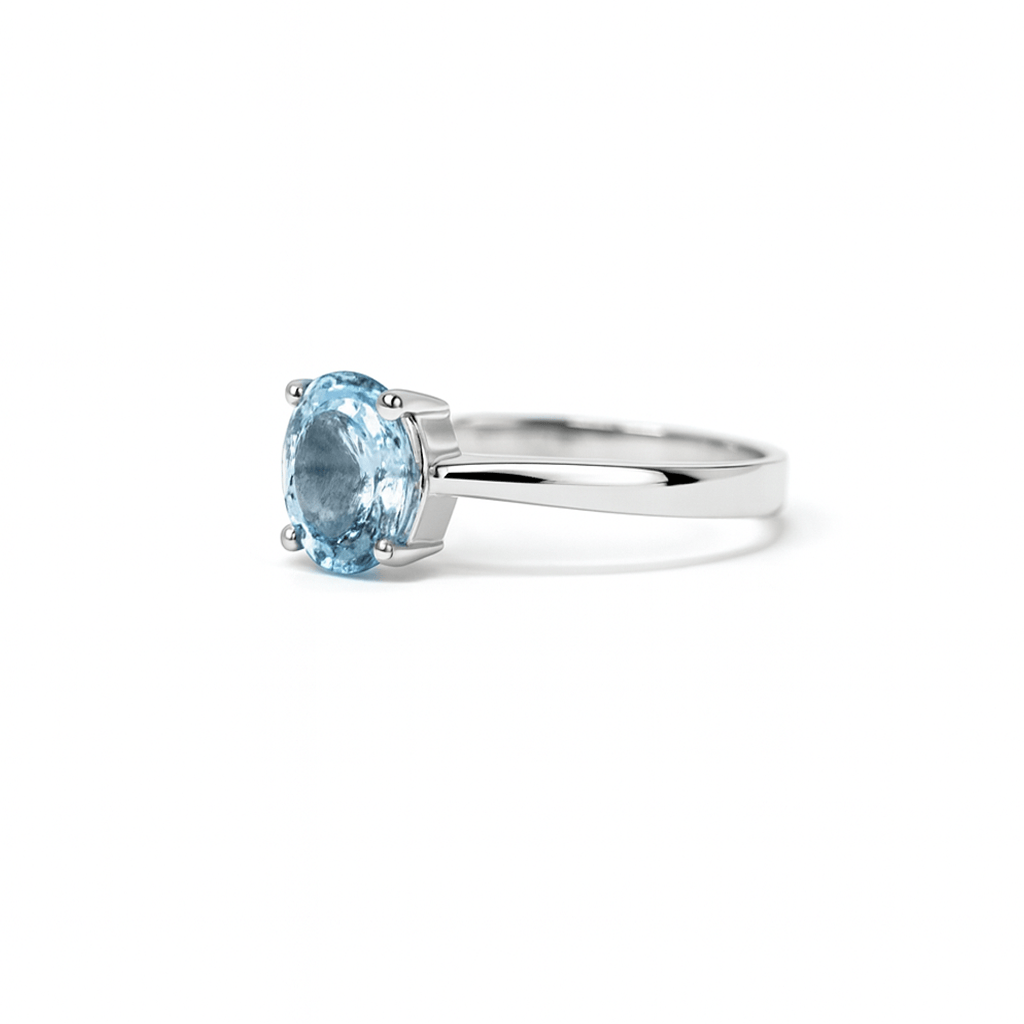 Anello oro bianco con Acquamarina a taglio ovale