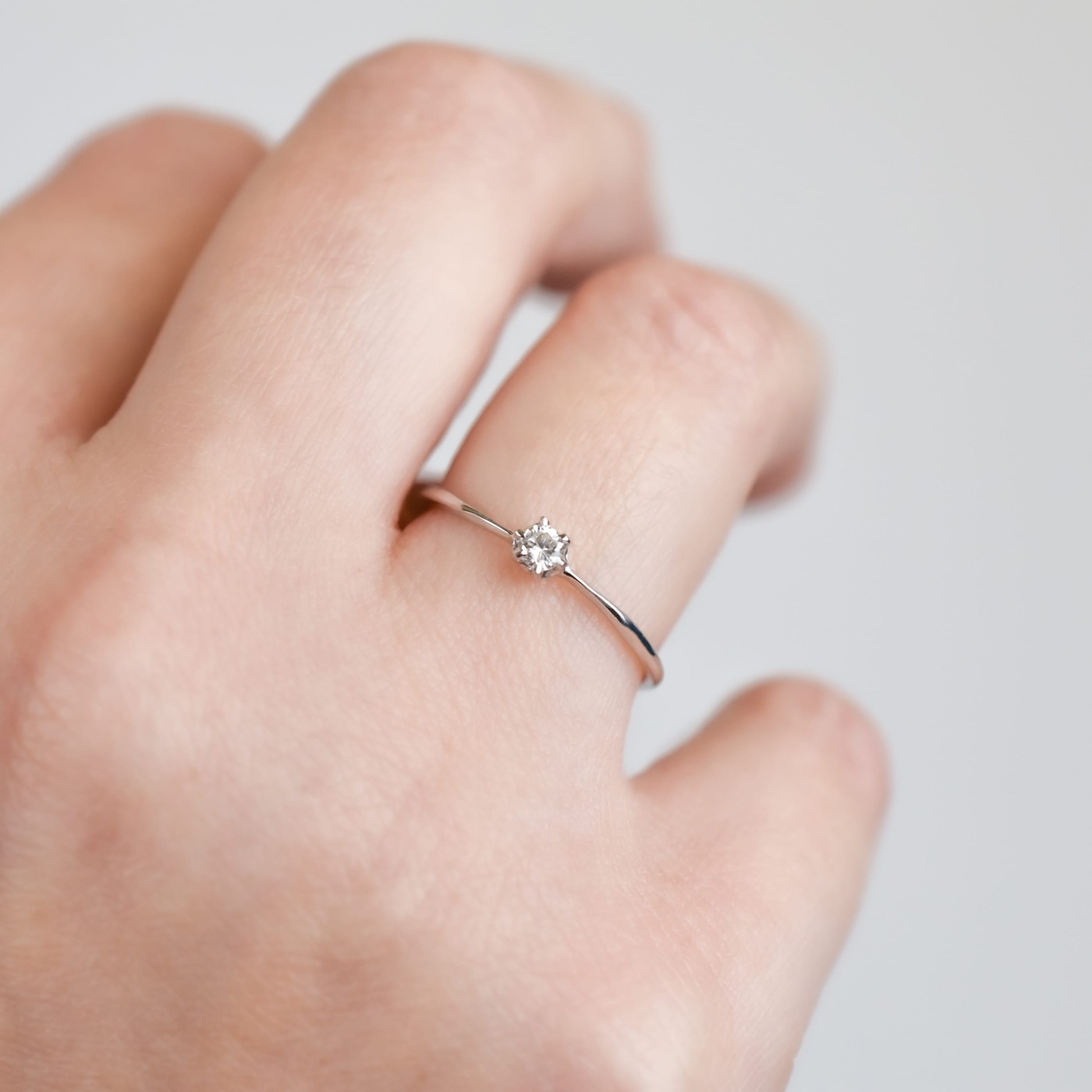 Solitario con diamante brillante